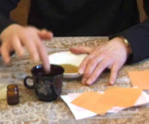 Make Gold Paint from Real Gold (Shell Gold) – Yasmin Hayat