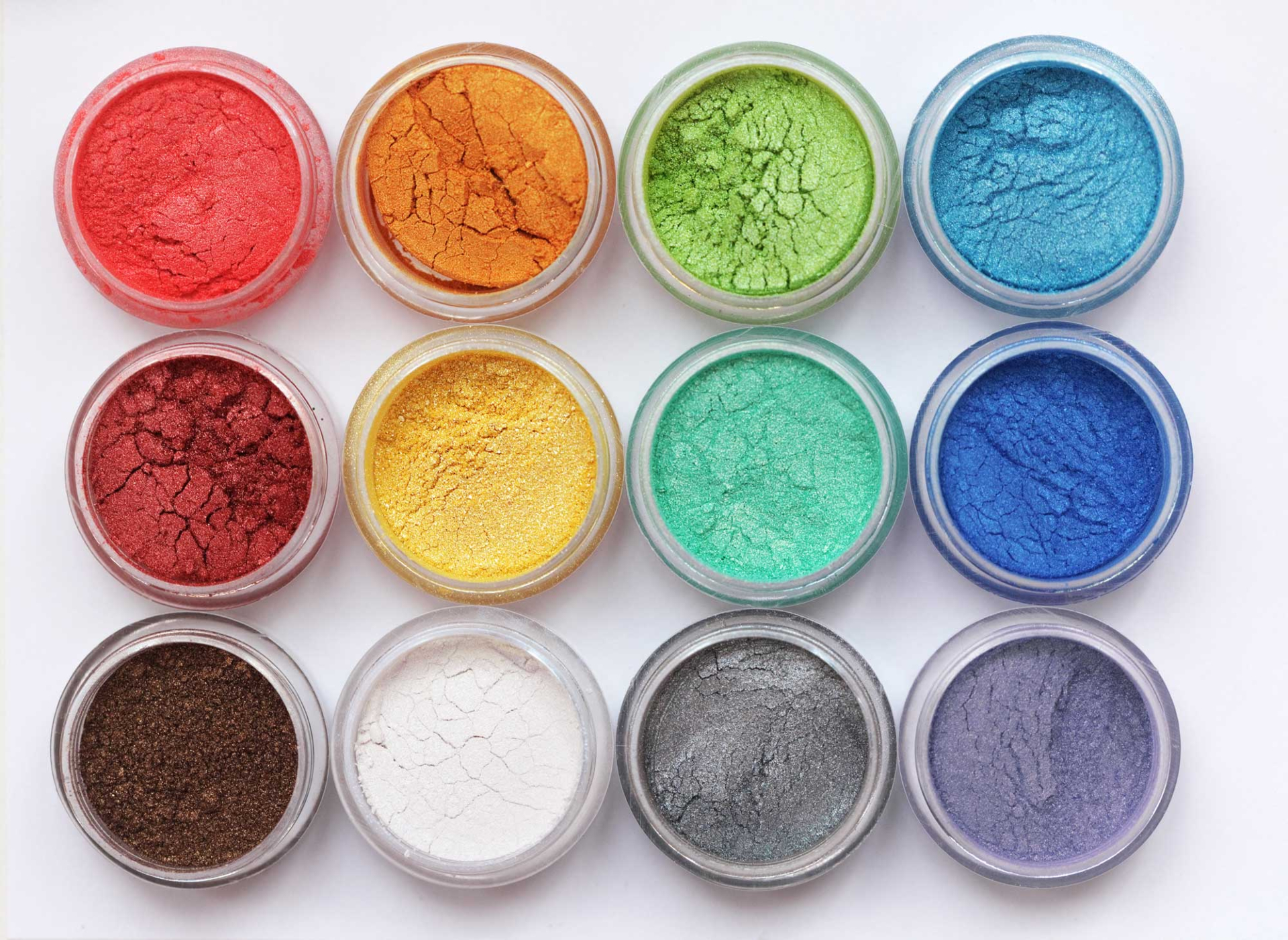The Role of Pigment Particle Size in Artistic Paints: A Comprehensive Review