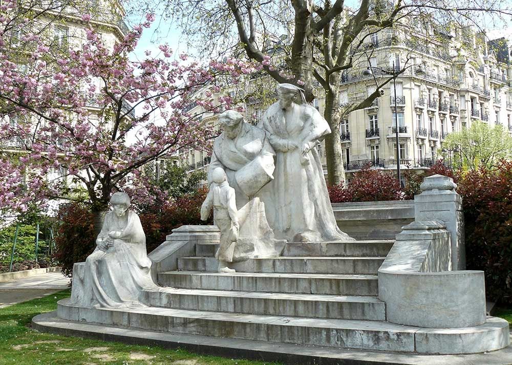 Paul Moreau-Vauthier’s Boucicaut Monument of 1914